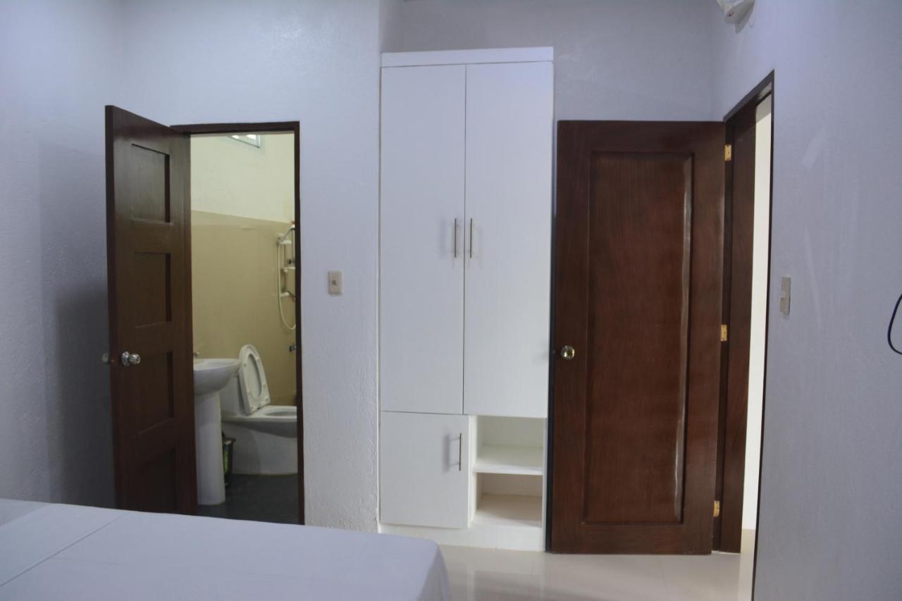 Sergi'S Resort And Hotel Palompon Екстер'єр фото